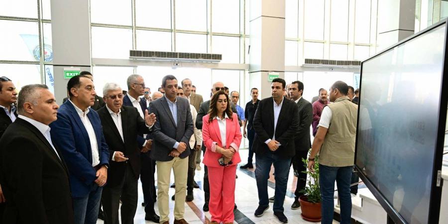 رئيس
      الوزراء:
      إنشاء
      الجامعات
      الأهلية
      يُمثل
      نقلة
      نوعية
      في
      تطوير
      التعليم
      العالي