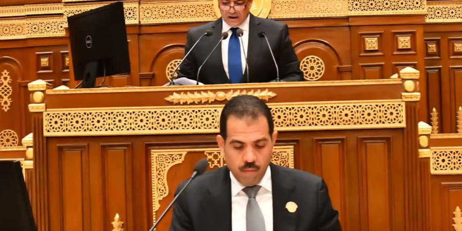 المستشار
      أحمد
      عبد
      الغني
      الأمين
      العام
      لمجلس
      الشيوخ
      بأولى
      مشاركاته
      بالجلسة
      العامة
      ولقاء
      رئيس
      النواب