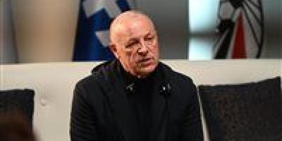 أبو
      ريدة
      يكشف
      سبب
      إيقاف
      دونجا
      وعدم
      مشاركته
      في
      السوبر
      مع
      الزمالك