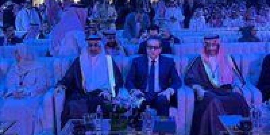عبدالغفار
      يشارك
      في
      الجلسة
      الافتتاحية
      لملتقى
      الصحة
      العالمي
      بالرياض
      بحضور
      نظيره
      السعودي