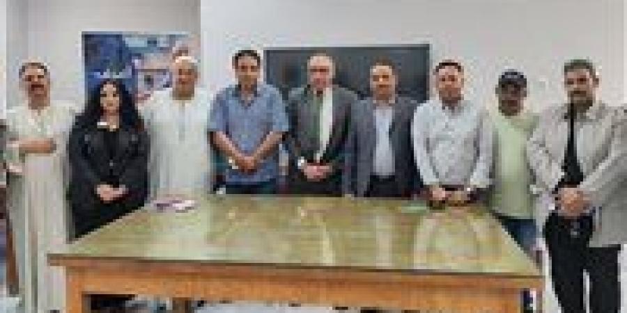 ندوة
      موسعة
      بين
      التموين
      والتأمين
      الصحي
      بالإسماعيلية
      لتعزيز
      التعاون
      وخدمة
      المواطنين