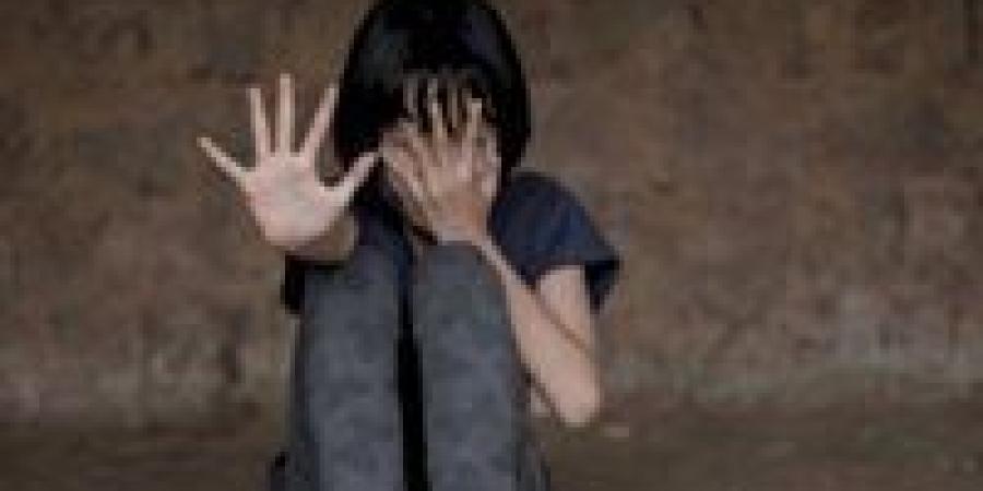 ليلة
      الحنة
      تتحول
      إلى
      عملية
      إنقاذ..
      إحباط
      زواج
      طفلة
      من
      أربعيني
      بقنا!