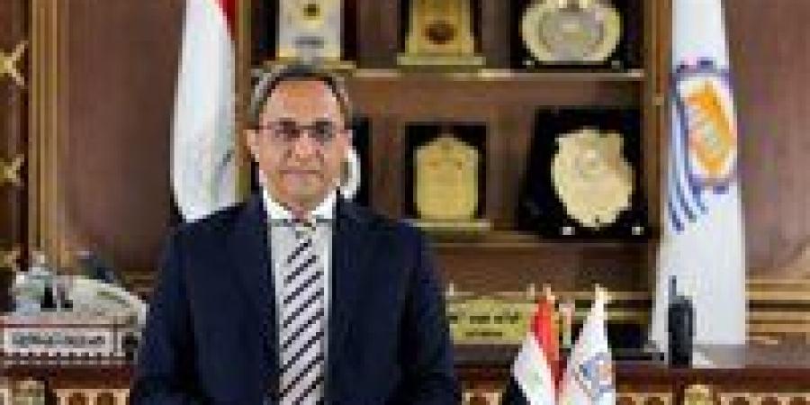 قنا
      تواكب
      الحدث
      العالمي
      ..
      شاشات
      عرض
      عملاقة
      بالميادين
      لبث
      افتتاح
      المتحف
      المصري
      الكبير