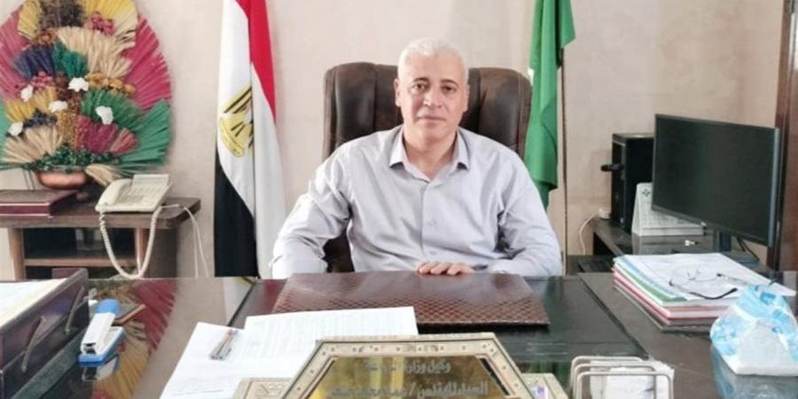 وكيل
      "زراعة
      الشرقية":
      نستهدف
      زراعة
      400
      ألف
      فدان
      قمح
      هذا
      العام
      (حوار)