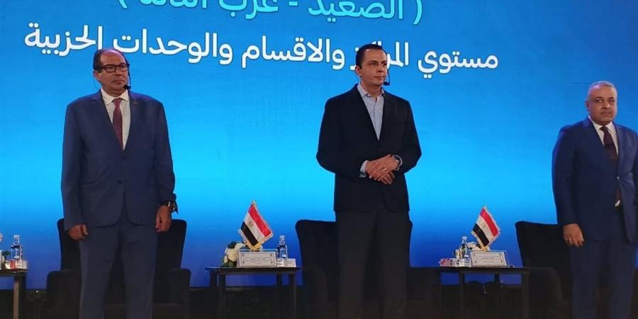 أحمد
      عبدالجواد:
      دعم
      القيادة
      السياسية
      واجب..
      ونحرص
      على
      تمكين
      الشباب
      وذوي
      الهمم