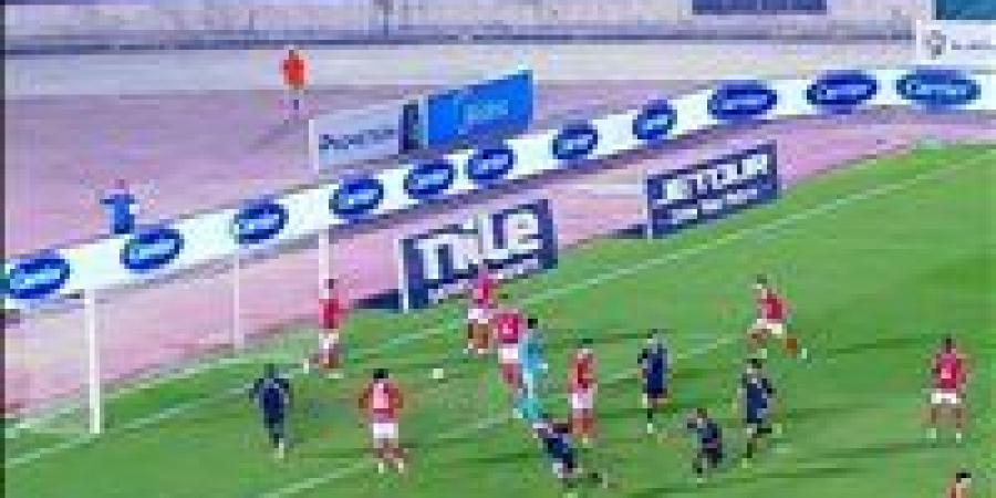 الدوري
      المصري
      الممتاز:
      حامد
      حمدان
      يسجل
      الهدف
      الأول
      لبتروجيت
      في
      مرمى
      الأهلي
      بعد
      خطأ
      فادح
      من
      محمد
      الشناوي