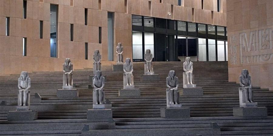 سفيرمصر
      لدى
      جمهورية
      غينيا:
      افتتاح
      المتحف
      المصري
      الكبير
      حدث
      حضاري
      دولي
      ينتظره
      العالم