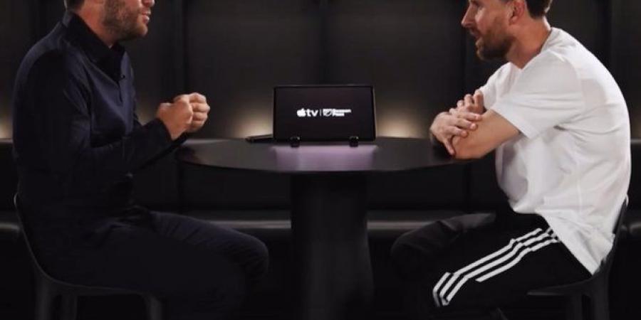 ليونيل
      ميسي:
      لا
      أشعر
      بالملل
      من
      تسجيل
      الأهداف..
      وأتعلم
      كل
      يوم
      جديد
      في
      كرة
      القدم
      وفي
      الحياة