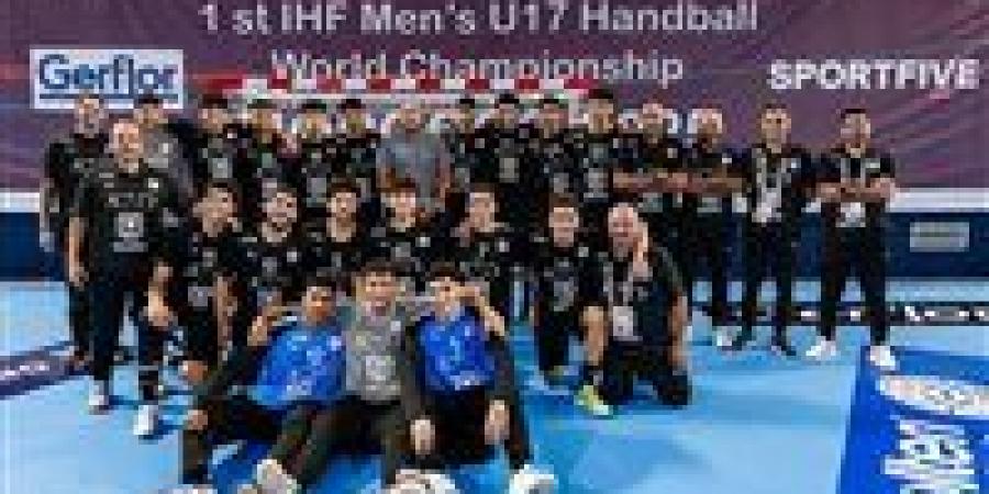 الفراعنة
      على
      موعد
      مع
      إسبانيا
      لحجز
      بطاقة
      النهائي
      في
      مونديال
      اليد