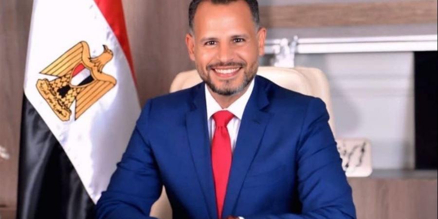 "فاروق":
      المتحف
      الكبير
      سيضاعف
      السياحة
      الوافدة
      ويضع
      مصر
      في
      مكانة
      متميزة