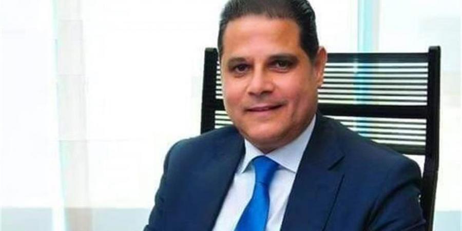 أحمد
      الخشن:
      جهود
      الرئيس
      وضغط
      القاهرة
      السياسي
      وضع
      المنطقة
      على
      مسار
      السلام