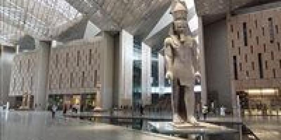 سر
      وراء
      مشهد
      المتحف
      المصري
      الكبير
      في
      طابور
      المدارس