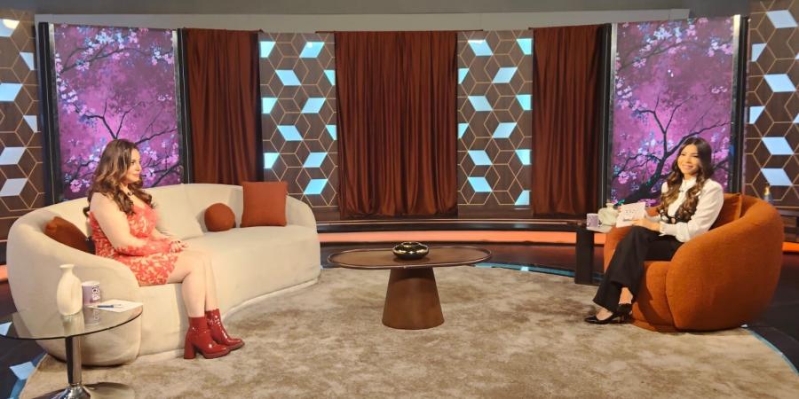 إلهام
      عبد
      البديع:
      اكتشفت
      وفاة
      أمي
      وانا
      في
      5
      ابتدائي
      ورفضت
      بطولة
      بسبب
      مشهد
      في
      السرير