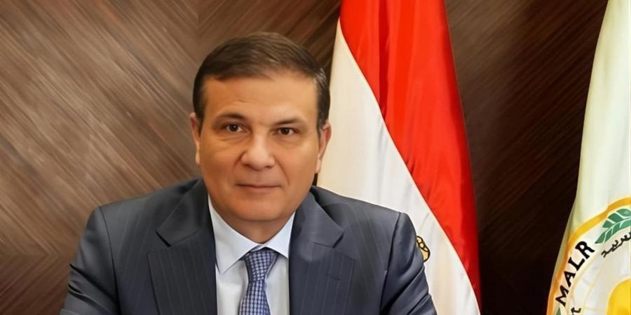 وزير
      الزراعة:
      افتتاح
      المتحف
      المصري
      الكبير
      ميلاد
      حضاري
      جديد
      ومحرك
      هائل
      للاقتصاد
      القومي