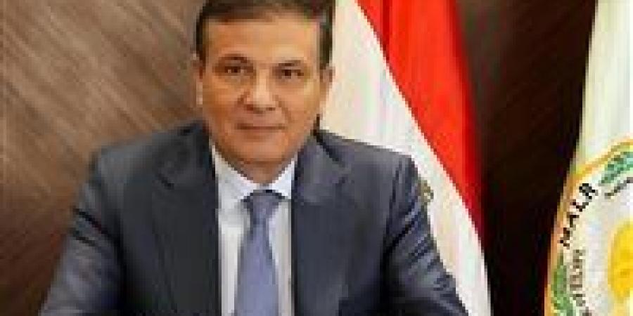 الزراعة:
      تحصين
      أكثر
      من
      700
      ألف
      رأس
      ماشية
      ضد
      الحمى
      القلاعية
      والوادي
      المتصدع