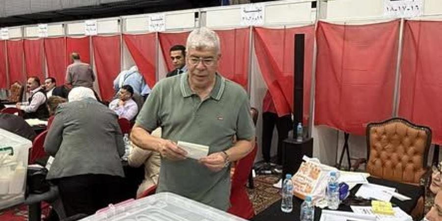 أحمد
      شوبير
      عن
      انتخابات
      الأهلي:
      مبسوط
      بالعدد
      والنظام
      والأجواء
      أكثر
      من
      رائعة