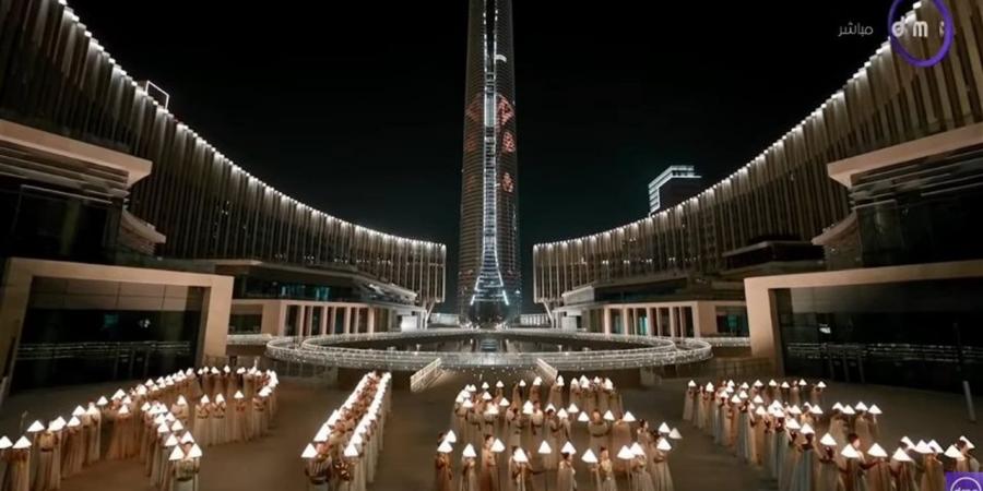 "أهلا
      بكم
      في
      أرض
      السلام"..
      عروض
      بطائرات
      شراعية
      ترحيبًا
      بضيوف
      افتتاح
      المتحف
      الكبير