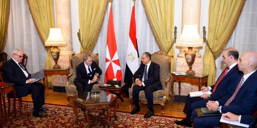 وزير
      الخارجية
      يلتقي
      نظيره
      في
      منظمة
      فرسان
      مالطا
      لبحث
      تعزيز
      التعاون
      الإنساني