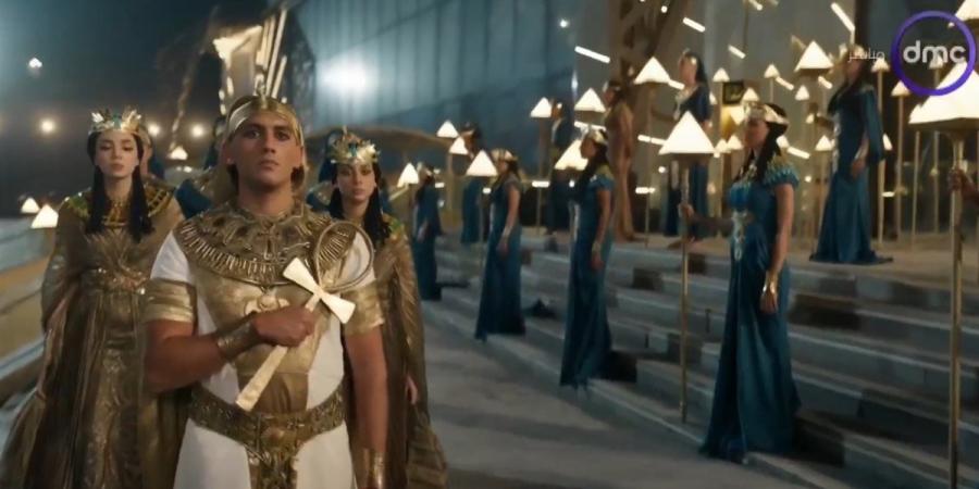 أحمد
      الجندي
      وفريدة
      عثمان
      وفريال
      أشرف
      يشاركون
      في
      افتتاح
      المتحف
      المصري
      الكبير