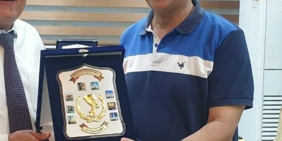 المخرج
      حسني
      صالح
      يطلب
      الدعاء
      لوالدته
      بعد
      دخولها
      العناية
      المركزة..
      تفاصيل