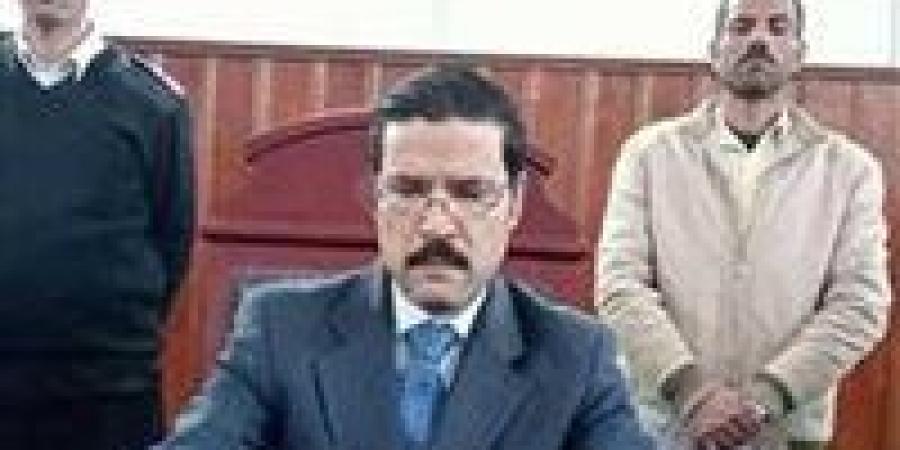 المؤبد
      لثلاثة
      متهمين
      في
      قضايا
      سرقة
      بالإكراه
      بالعدوة
      في
      المنيا