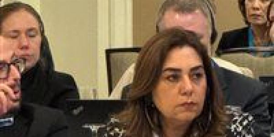 من
      كندا
      إلى
      العالم..
      وزيرة
      التنمية
      المحلية
      تستعرض
      تجربة
      مصر
      في
      مواجهة
      التغيرات
      المناخية