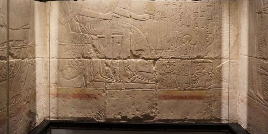 من
      برديات
      إمحوتب
      إلى
      مختبرات
      اليوم..
      الطب
      المصري
      القديم
      يعود
      للحياة
      داخل
      المتحف
      المصري
      الكبير