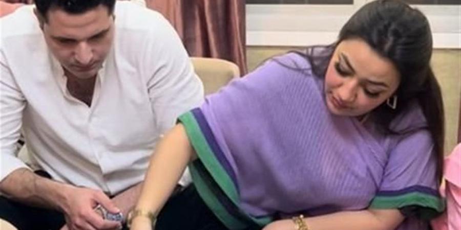 طليق
      رحمة
      محسن
      يتحرك
      قانونًا
      ضدها..
      محاميه
      يكشف
      التفاصيل
      (فيديو)