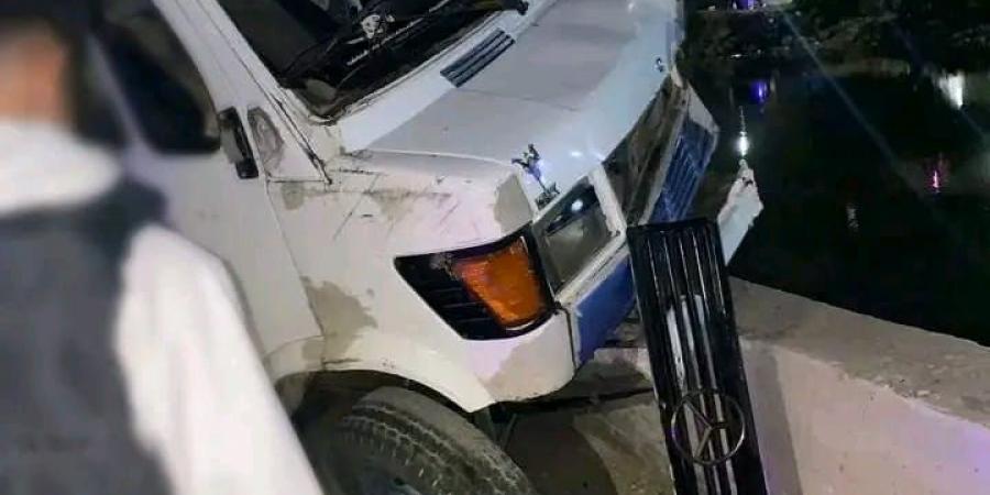 دماء
      على
      الطريق..
      حادث
      مروع
      يهز
      قرية
      الشبانات
      بالشرقية