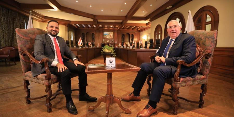 الوزير
      السيد
      القصير
      لـ"تحيا
      مصر":
      الاستقالات
      من
      حزب
      الجبهة
      الوطنية
      حالات
      فردية..
      ومن
      استقال
      لعدم
      حصوله
      على
      منصب
      عليه
      مراجعة
      نفسه