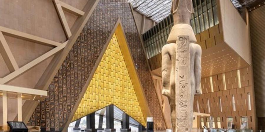 هنا تاريخ مصر العظيم.. شاهد روعة المتحف المصري الكبير (فيديو)