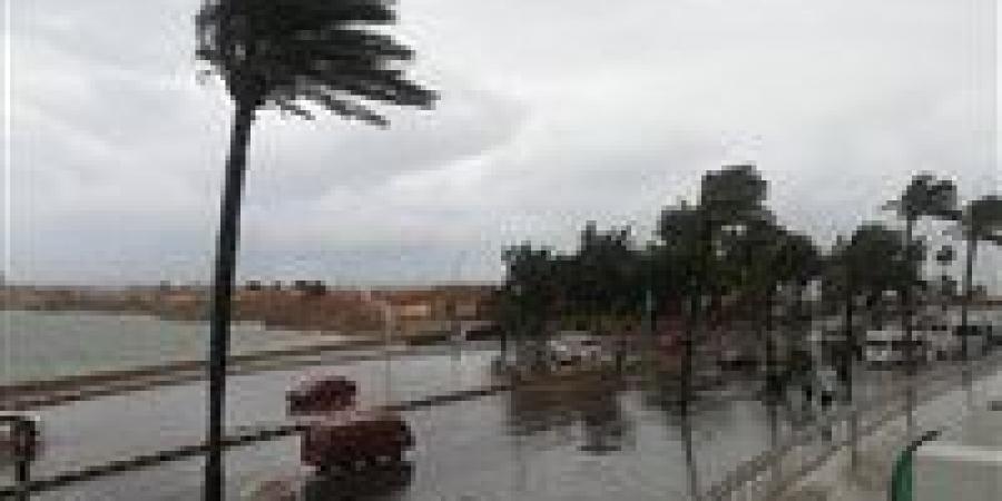 تقلبات مفاجئة وأمطار رعدية.. الأرصاد الجوية تحذر المواطنين من طقس الساعات القادمة