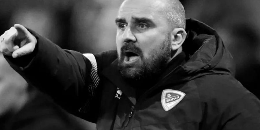 القصة الكاملة لوفاة مدرب رادنيتشكي ملادن زيزوفيتش أثناء مباراة في الدوري الصربي