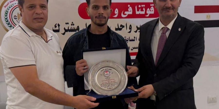 الفنان صلاح الورفلي بفعالية دعم مؤسسات الدولة: التراث البدوي يعزز الروابط بين مصر وليبيا