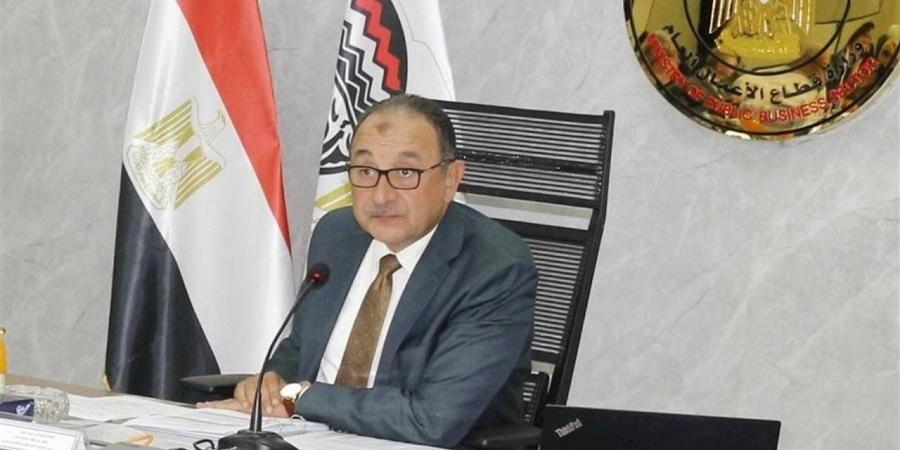 وزير قطاع الأعمال يتابع تقدم أعمال المرحلة الثانية من المشروع القومي لتطوير الغزل والنسيج