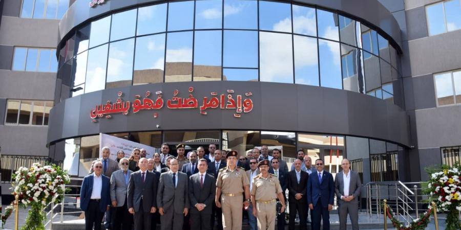 القوات المسلحة تفتتح مجمع الأمل لورش الصناعات اليدوية والجلدية والمعرض الدائم للمنتجات.. شاهد