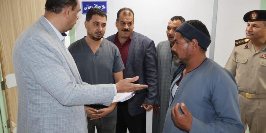 محافظ سوهاج يتفقد مستشفى دار السلام ويُحيل الطاقم الطبي المتغيب للتحقيق