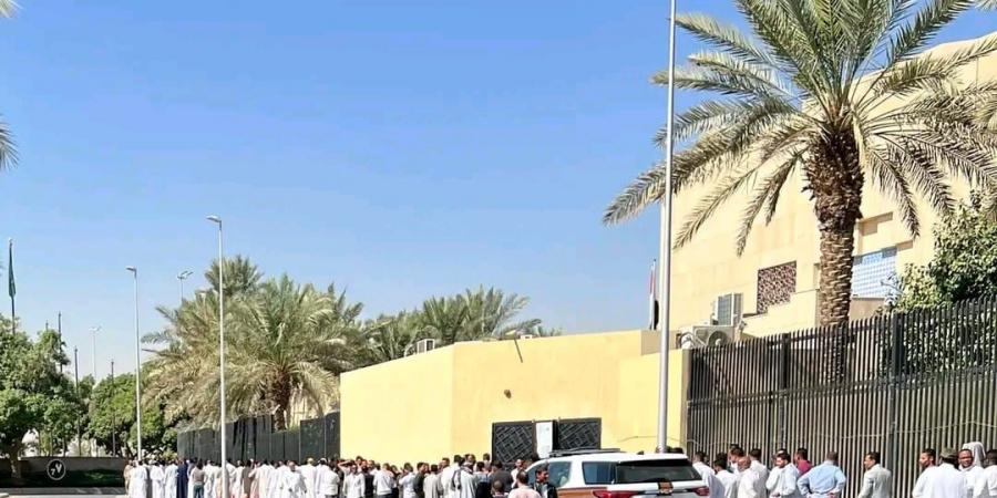 طوابير في السعودية للتصويت في انتخابات مجلس النواب 2025