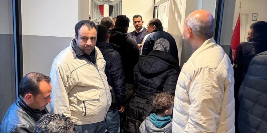 المصريون بالخارج يكتبون سطورًا جديدة في تاريخ المشاركة الوطنية.. إقبال كثيف بسفارة مصر في إيطاليا يؤدي لتوقف السيستم مؤقتًا.. صور