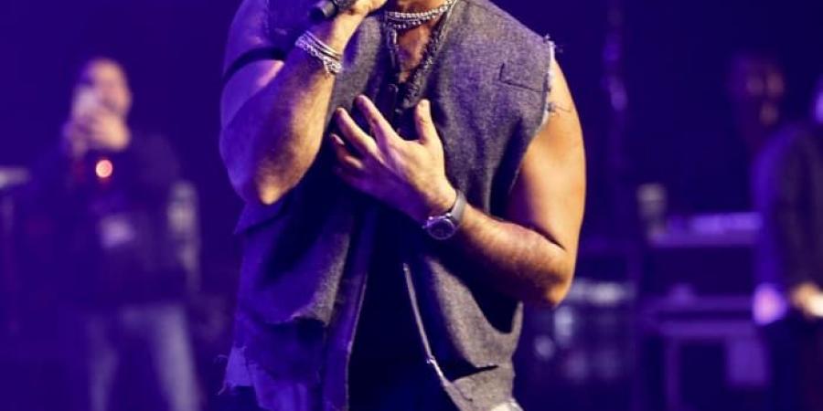 "كامل العدد".. أحمد سعد يتألق في حفل باريس|صور