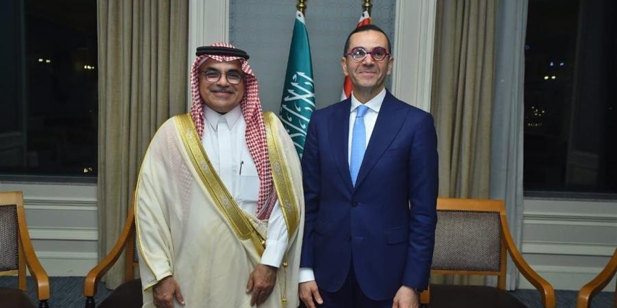 وزير الاستثمار يبحث مع مسئولين سعوديين سبل تعزيز التعاون الاستثماري والتجاري بين البلدين