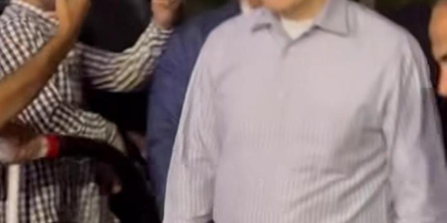 شاهد.. علاء وجمال مبارك في عزاء والد محمد رمضان بمسجد الشرطة