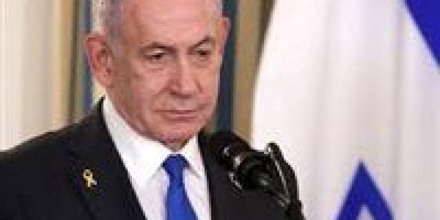 نتنياهو يتهرّب من العدالة بمظروف «سري».. والشوارع الإسرائيلية تشتعل مجددًا ضد حكومته