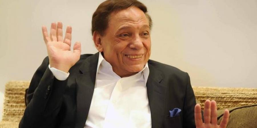 كنت برجع دم وأدخل أكمل العرض.. عادل إمام يتحدث عن حبه للمسرح: فخور إني بمتع الناس