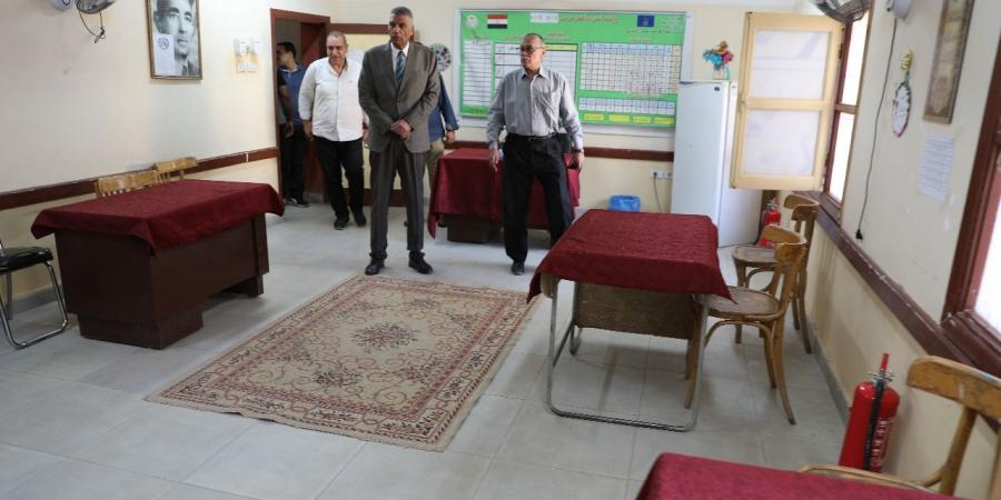 محافظ أسوان يتابع جاهزية مقار اللجان الانتخابية لمجلس النواب 2025