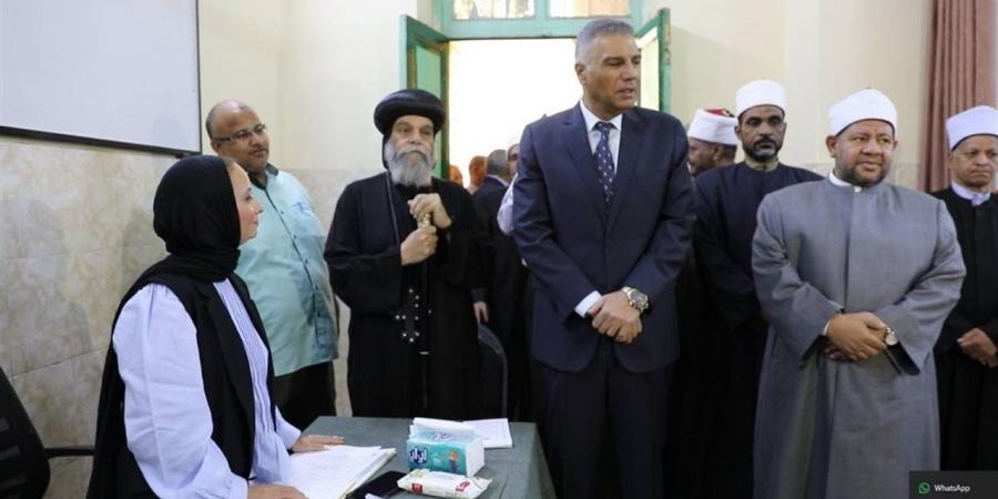 محافظ أسوان: المشاركة الإيجابية في الانتخابات تمثل رسالة وطنية