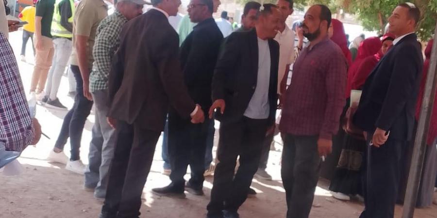 الناخبون في الوادي الجديد يقبلون على المشاركة بكثافة في التصويت بانتخابات النواب