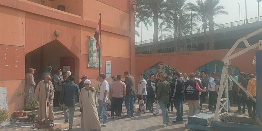 طوابير الانتخابات تتصدر المشهد في منطقة بولاق الدكرور ( فيديو)