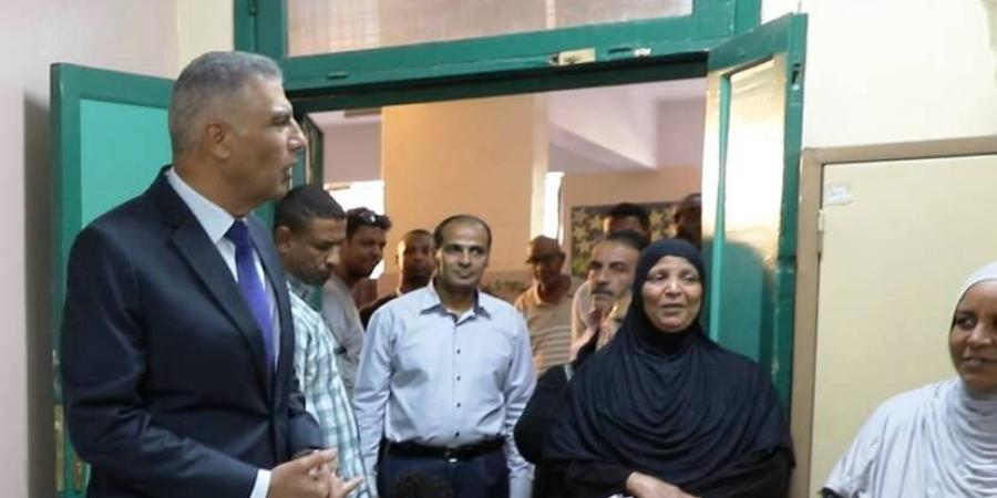 انتخابات مجلس النواب 2025.. محافظ أسوان يتفقد لجان الاقتراع .. ويؤكد: تسخير كافة الإمكانيات اللوجستية| صور