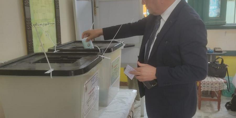 انتخابات مجلس النواب 2025.. رئيس جامعة الإسكندرية يدلي بصوته ويدعو للمشاركة الإيجابية